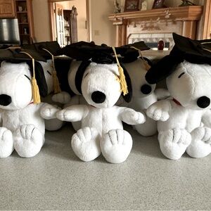 Graduation Snoopy Plush Toy